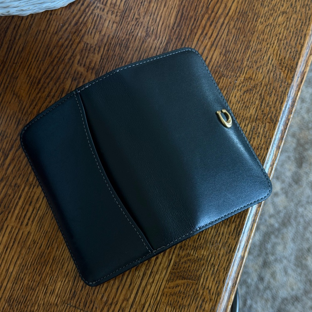 Coach Essential Slim Card Case Black/Brass - Picture 9 of 10